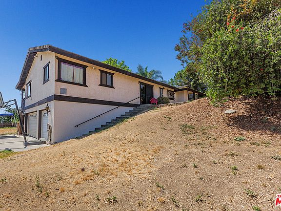 2nd image of 14037 1/2 Lomitas Ave