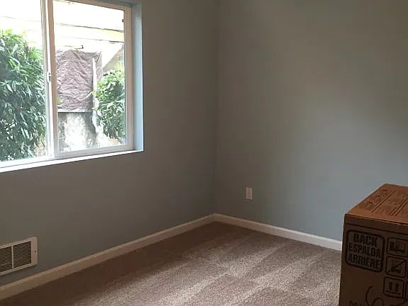 4th image of 10734 Lake City Way NE #B