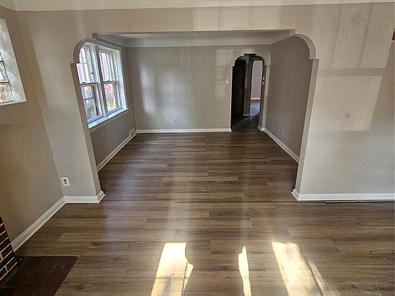 5th image of 7041 Dartmouth Ave