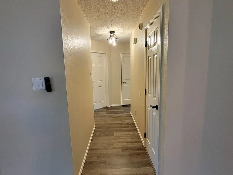 2704 Amherst Ave — Photo 22