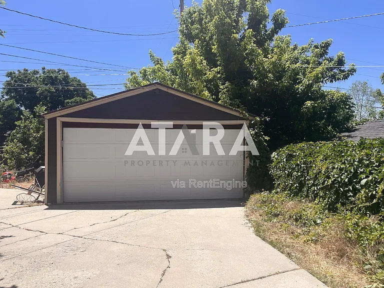 2362 E Bryan Ave — Photo 22