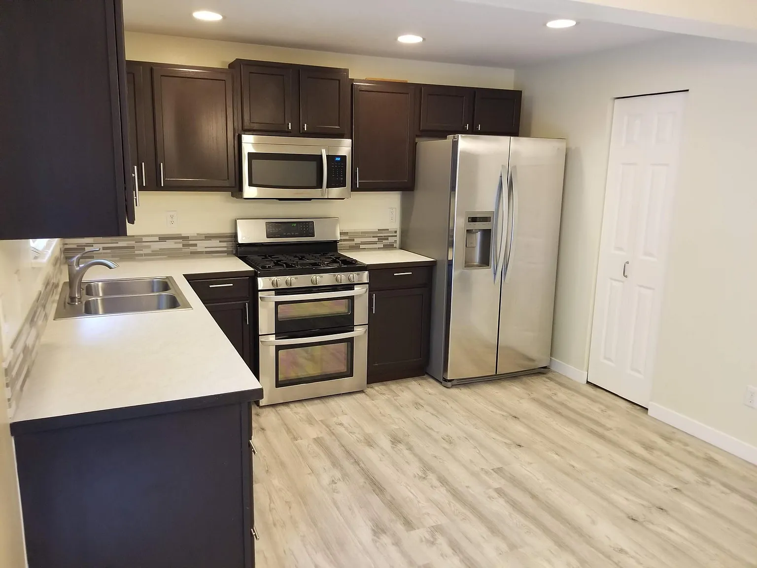 3 bed, 2.5 bath, 1389 sqft, $2,699 — Photo 4