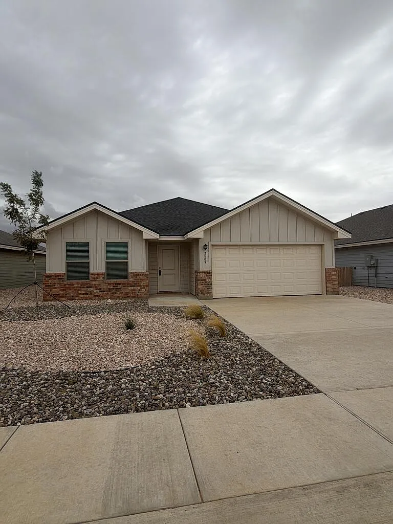 3 bed, 2.0 bath, 1500 sqft, $2,475 — Photo 1