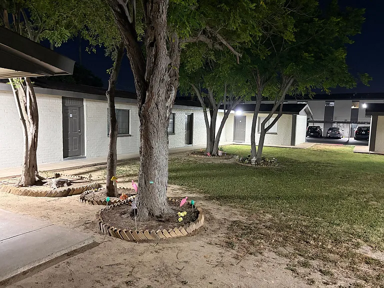 Retama Apartments — Photo 1