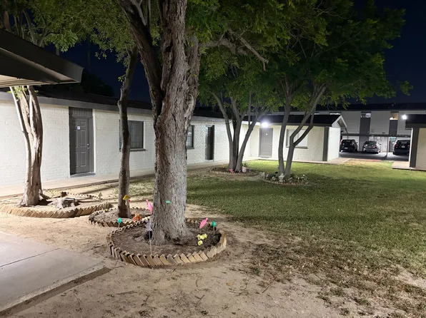 Retama Apartments