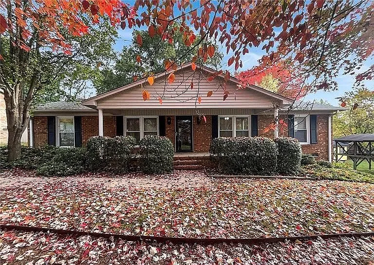 3611 Shagbark Dr — Photo 1
