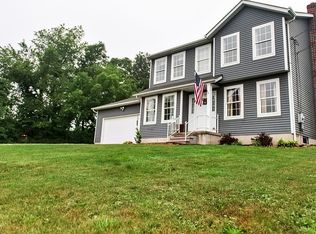 663 Hartville Rd, Atwater, OH 44201