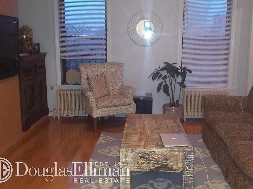 2nd image of 157 Newell St Fl 3