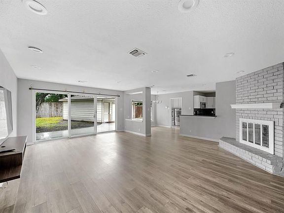 3rd image of 1302 Berrywood Ln