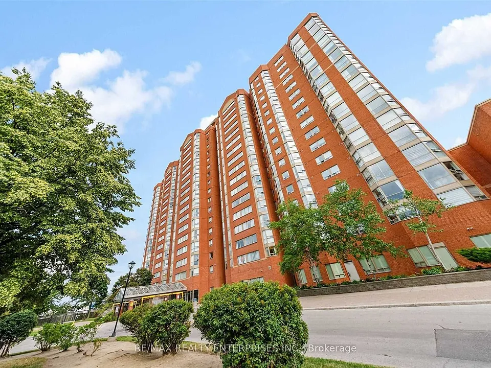 2466 Eglinton Ave E #LPH8