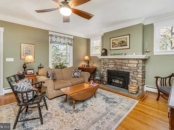 5th image of 219 Berrymans Ln
