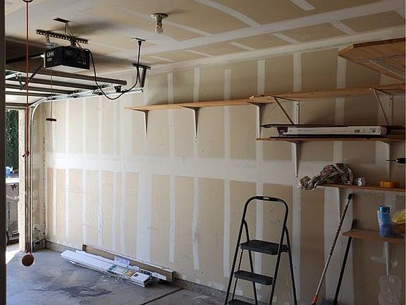 4th image of 1921 Summerville St Unit 103