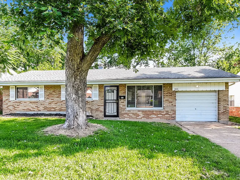 933 Lebon Dr — Photo 1