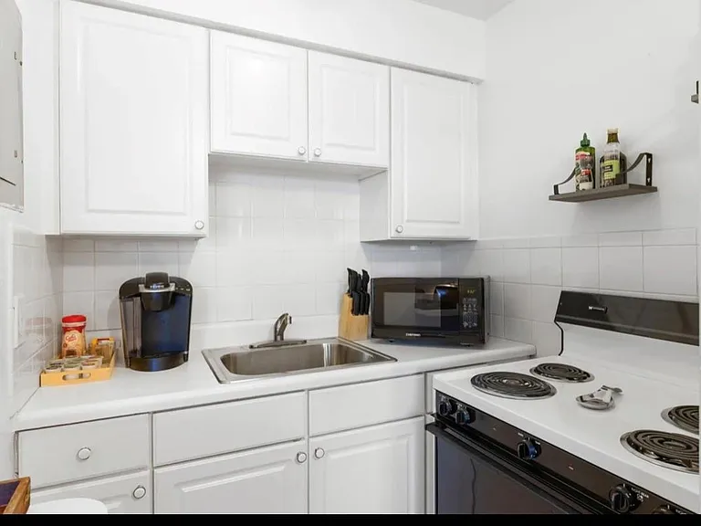 820 NE 16th Ave #3 — Photo 5