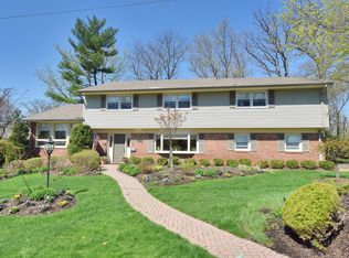 720 Floyd St, Englewood Cliffs, NJ 07632