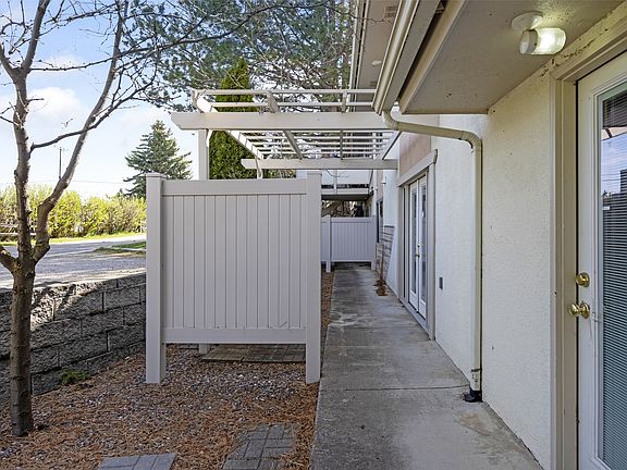 4th image of 1623 Clements Rd
