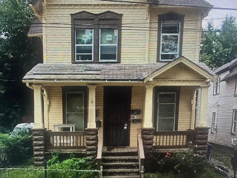 8000 Townsend Ave — Photo 1