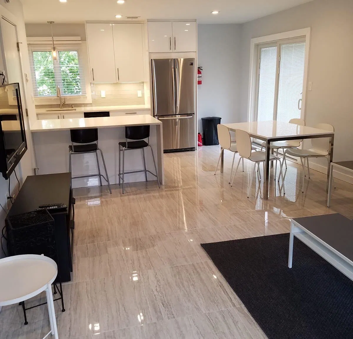 2 bed, 1998 sqft, $1,700 — Photo 4