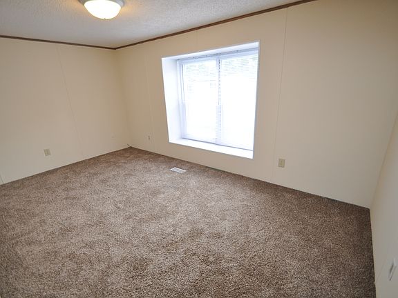 5th image of W7133 Phoenix Dr