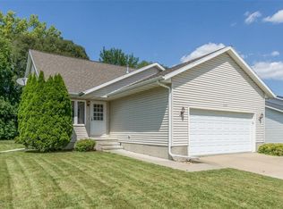 3418 Amanda Ct NW, Cedar Rapids, IA 52405