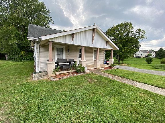 2nd image of 4736 White Rock Rd