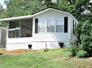 24 N Front St, Franklin, NC 28734