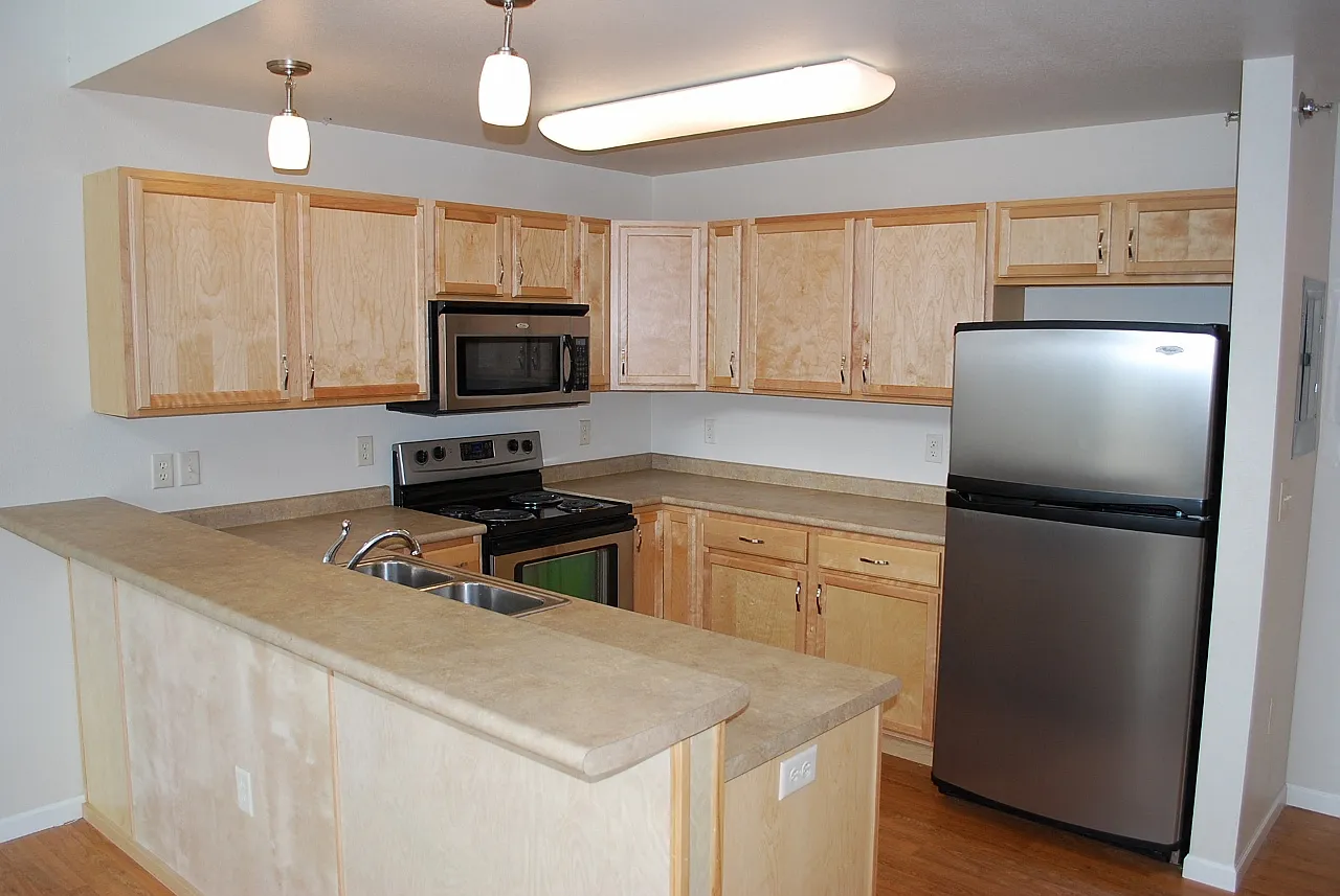 Urban Crossing Apartments — Photo 3