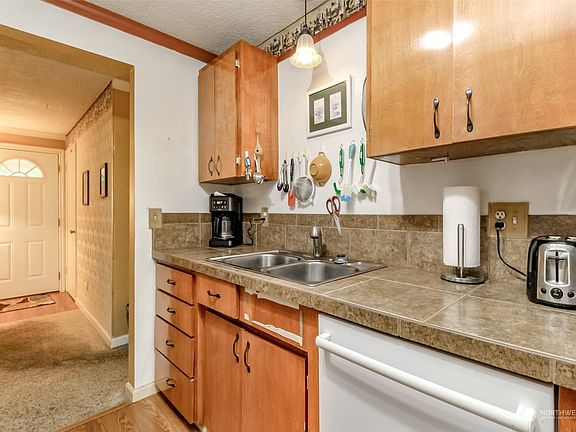 3rd image of 206 133rd Avenue SE