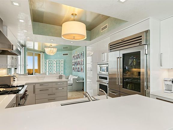 3rd image of 17875 Collins Ave #3706