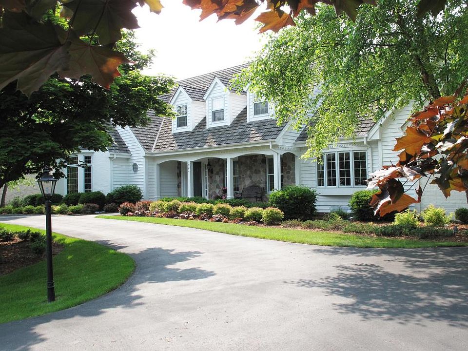 1st image of 123 W Ironwood Ln