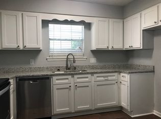 851 Harbor Bend Dr, Brandon, MS 39047