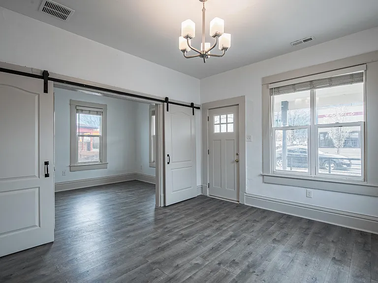 209 S Main St — Photo 3