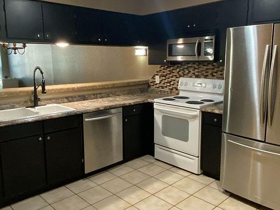 3rd image of 1216 Elm Ct