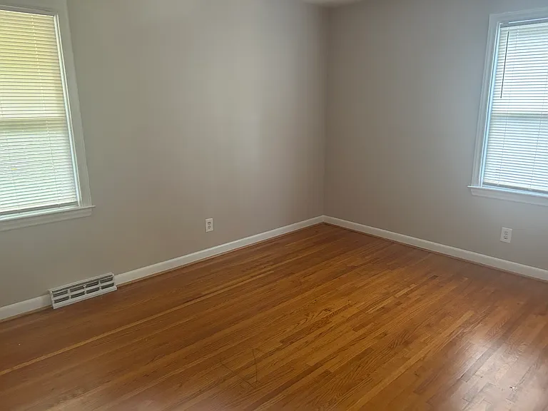 1626 Larkin St — Photo 5