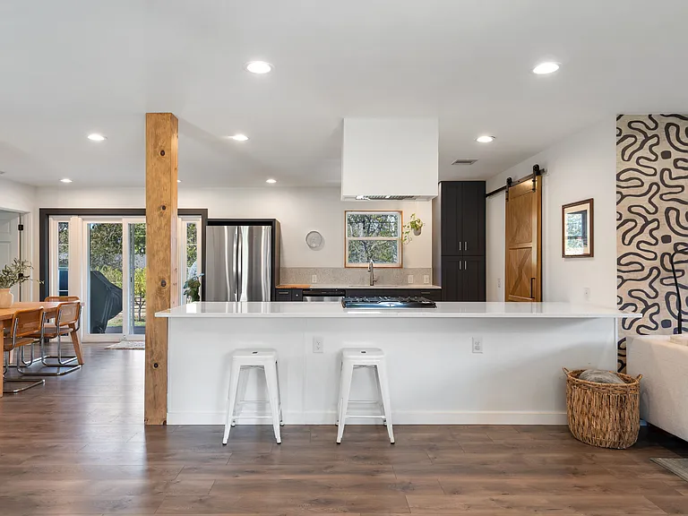 Bar and kitchen