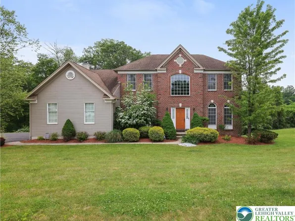 638 Stratton Dr, East Stroudsburg, PA 18302