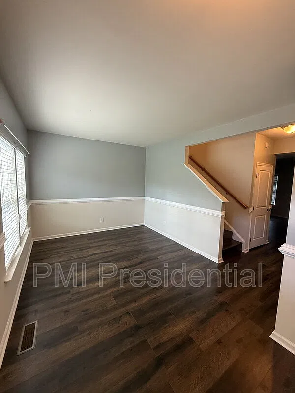 5 bed, 3.5 bath, 3235 sqft, $3,600 — Photo 3