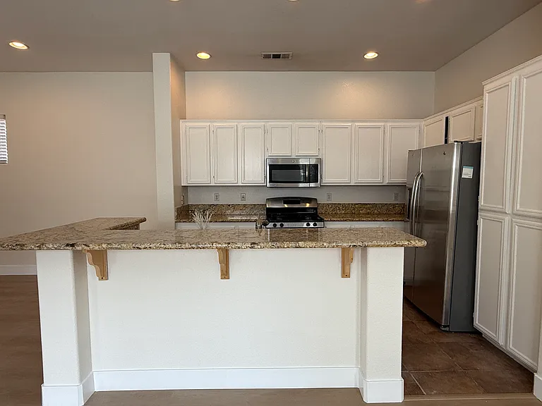 10860 Ivy Hill Dr #8 — Photo 2