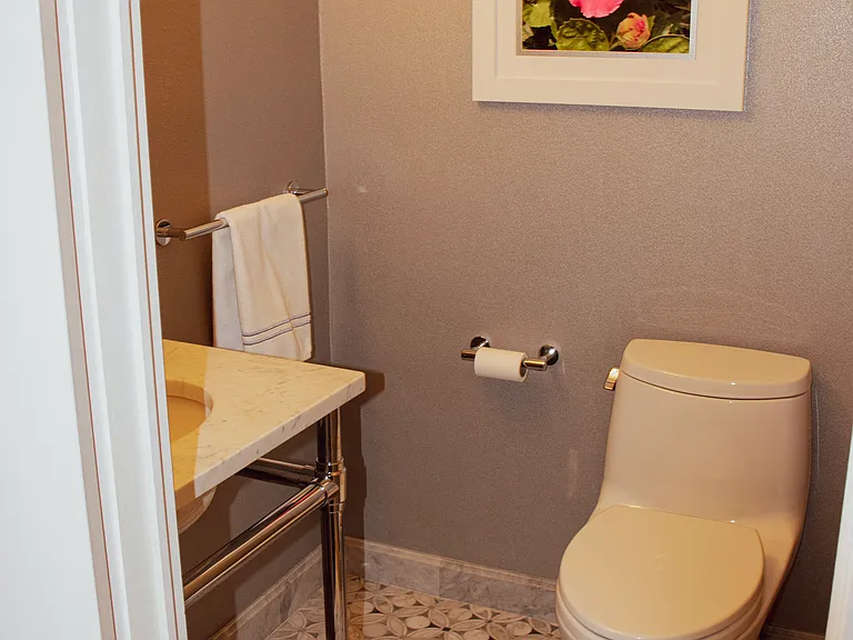 137 E 36th St #10GH — Photo 5