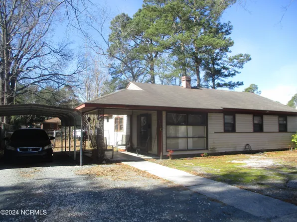 1113 S Pine Street, Laurinburg, NC 28352