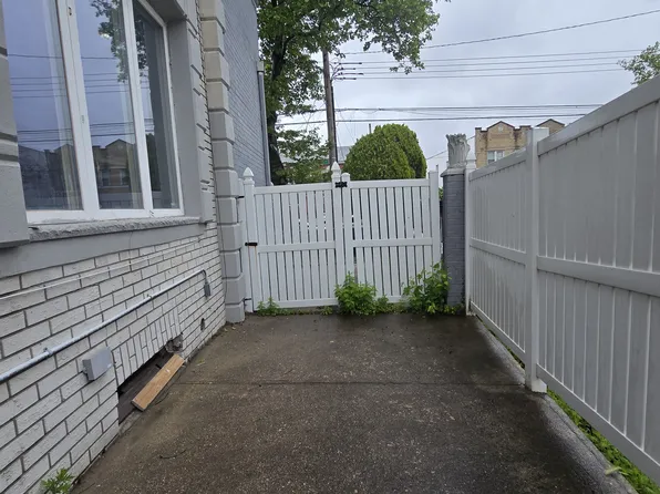 2154 West 6th Street image 13 of 14