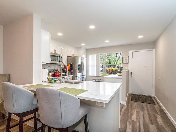 4th image of 2502 Antigua Terrace #H1