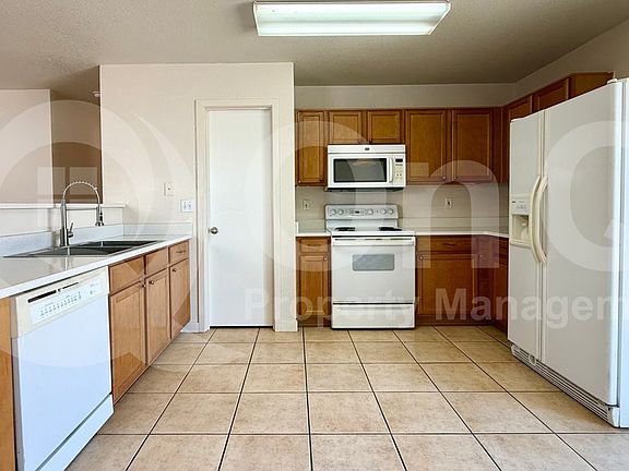 4th image of 11210 E Quarry Ave