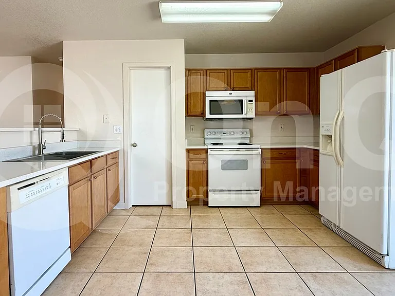 11210 E Quarry Ave — Photo 4