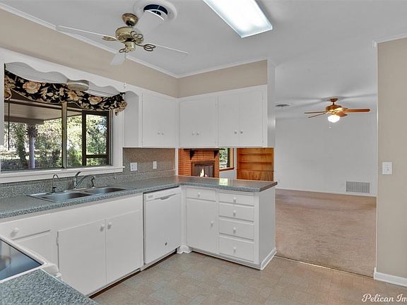 5th image of 742 Lincoln Dr