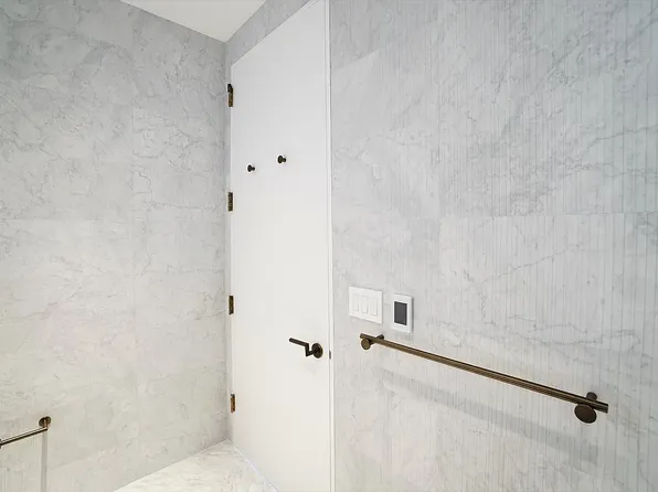 130 William Street image 42 of 68