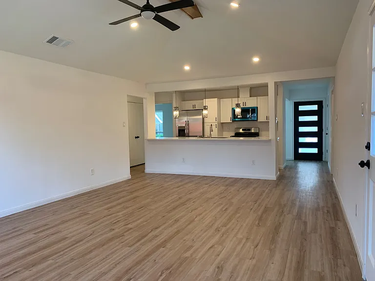 336 Lakewood Ct — Photo 12