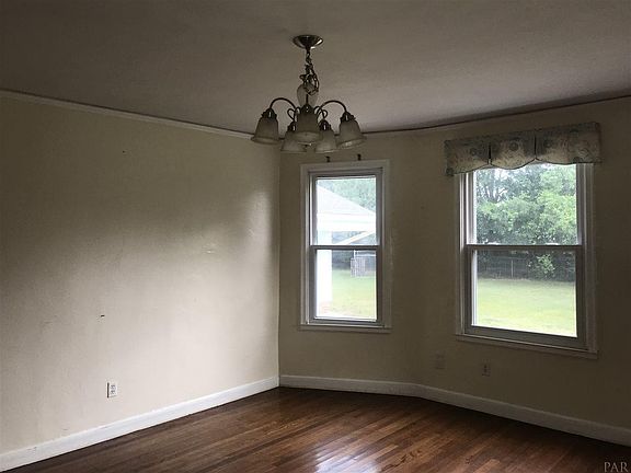 3rd image of 400 Pace Pkwy