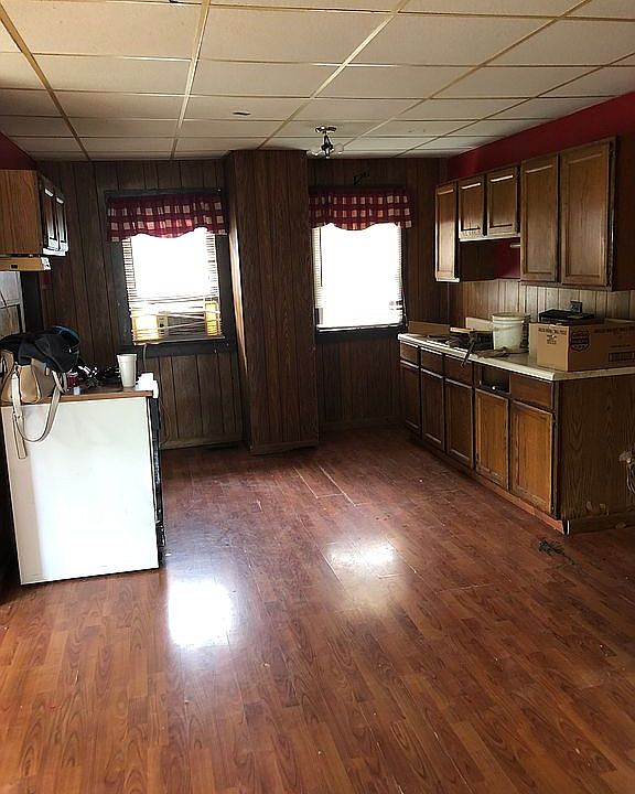 215 N Cleveland Ave, Thayer, IL 62689 Zillow