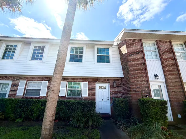 413 N Cypress Dr, Jupiter, FL 33469